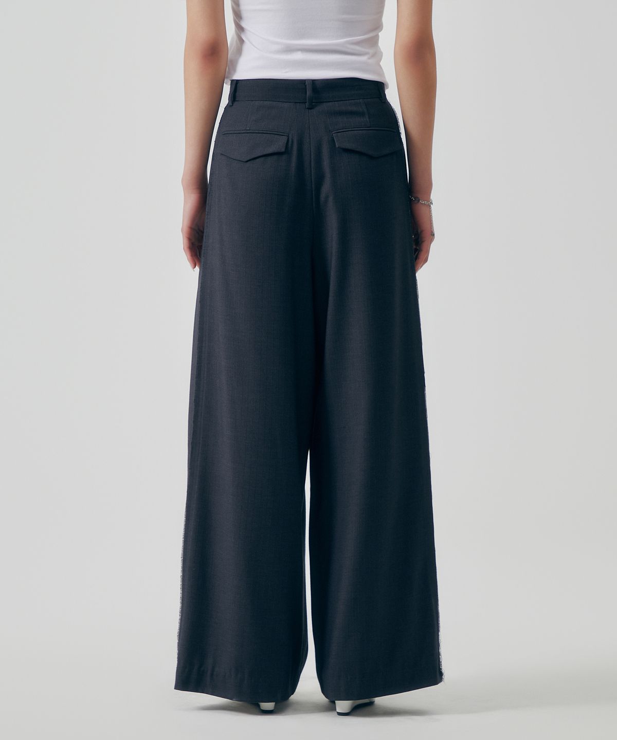 트리밍버드(TREEMINGBIRD) Raw Cut Incision Set-up Slacks [ Gray ]
