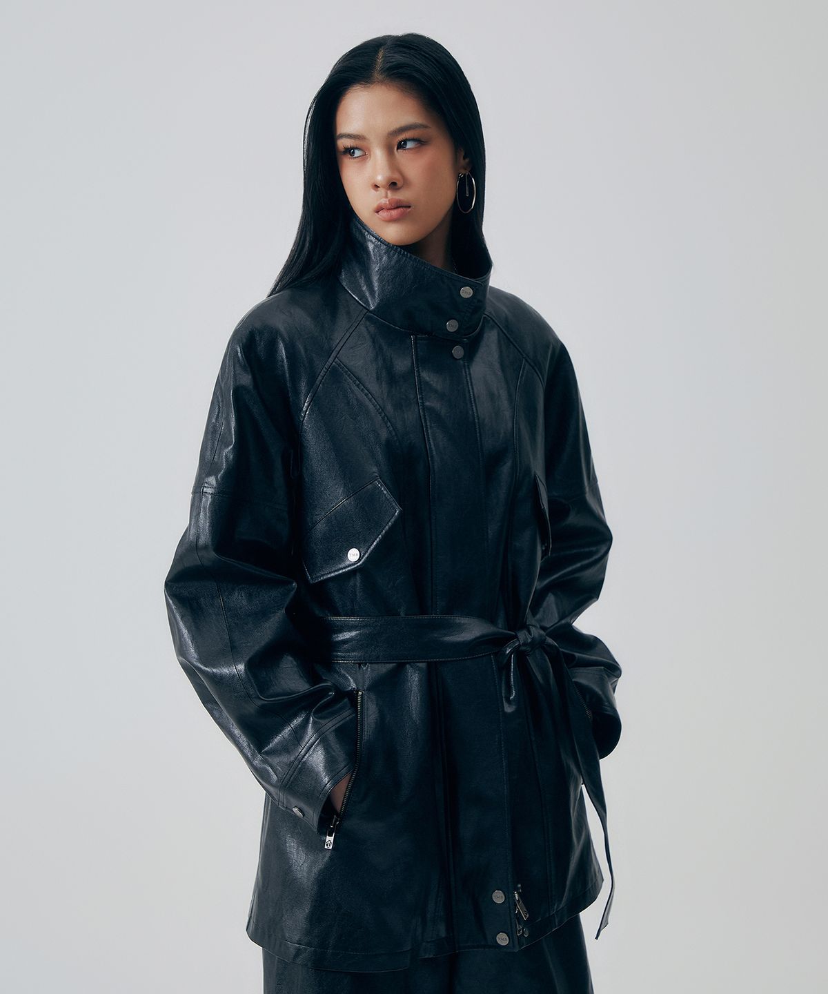 트리밍버드(TREEMINGBIRD) Distressed Leather Set-up Jumper [ Black ]