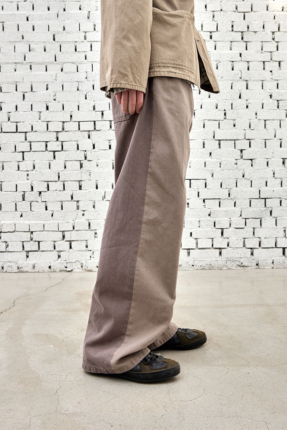 해칭룸(HATCHINGROOM) Two Face Regular Jeans Beige