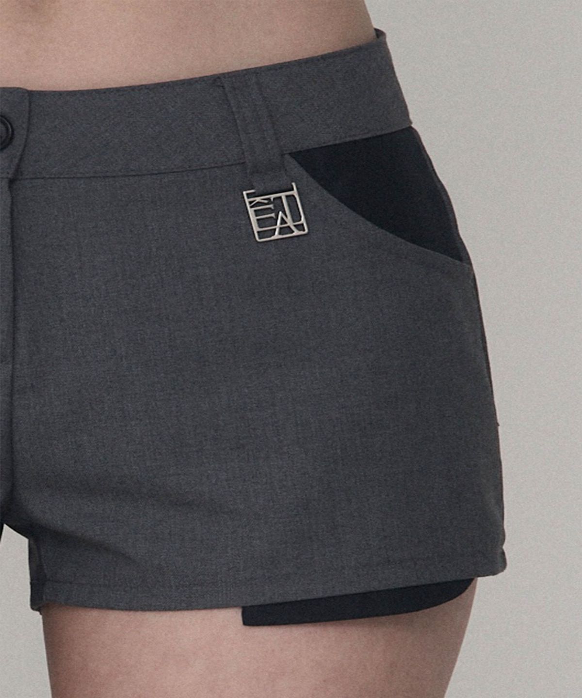 에트오소메(ETRE AU SOMMET) 배색 레이어 셋업 마이크로 쇼츠 팬츠 (그레이)