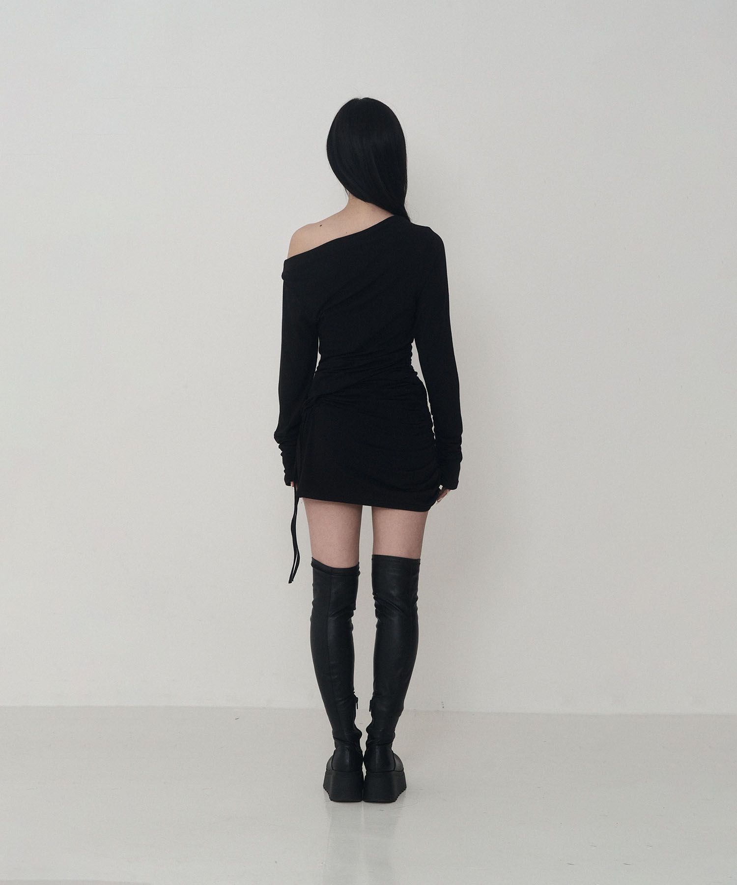 MUSINSA | ETRE AU SOMMET Piercing Drape Set-Up Mini Skirt