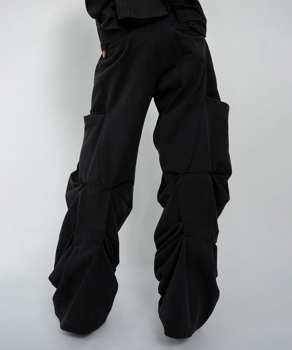 나체(NACHE) PINTUCK WIDE PANTS (UNISEX) BLACK