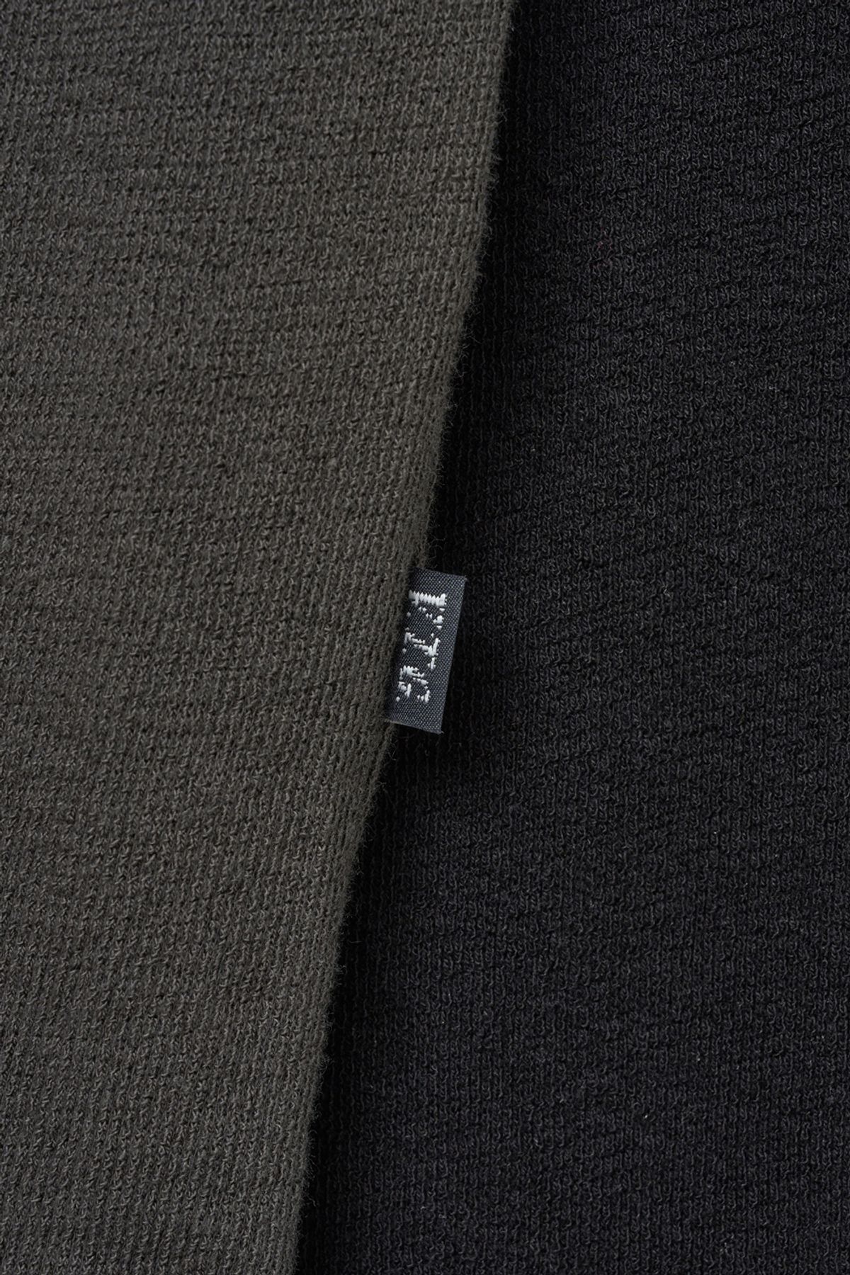 해칭룸(HATCHINGROOM) Raglan Tee Black/Moss Charcoal