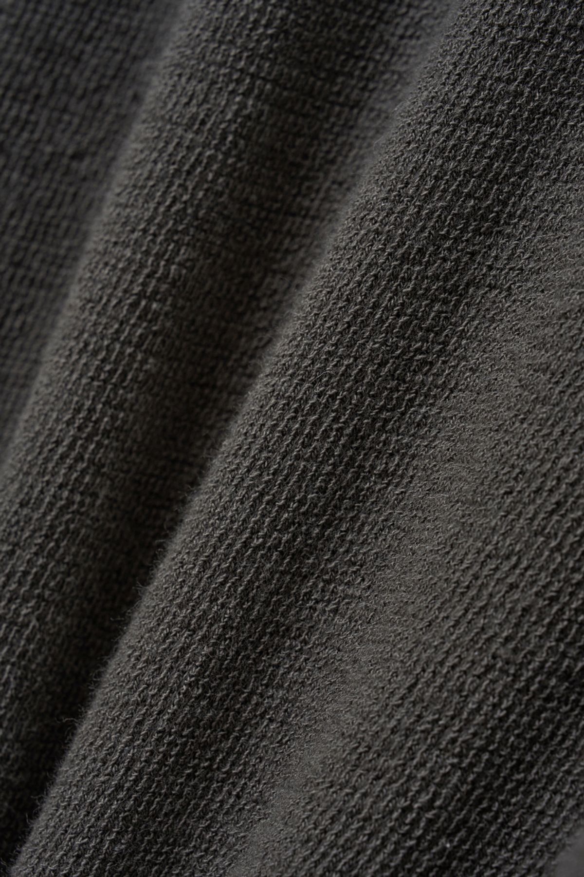 해칭룸(HATCHINGROOM) Raglan Tee Black/Moss Charcoal