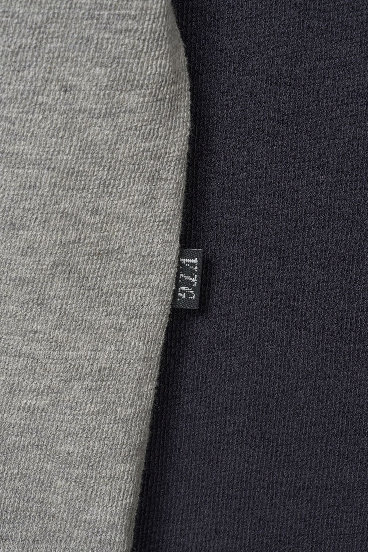 해칭룸(HATCHINGROOM) Raglan Tee Blue Charcoal/M.Grey