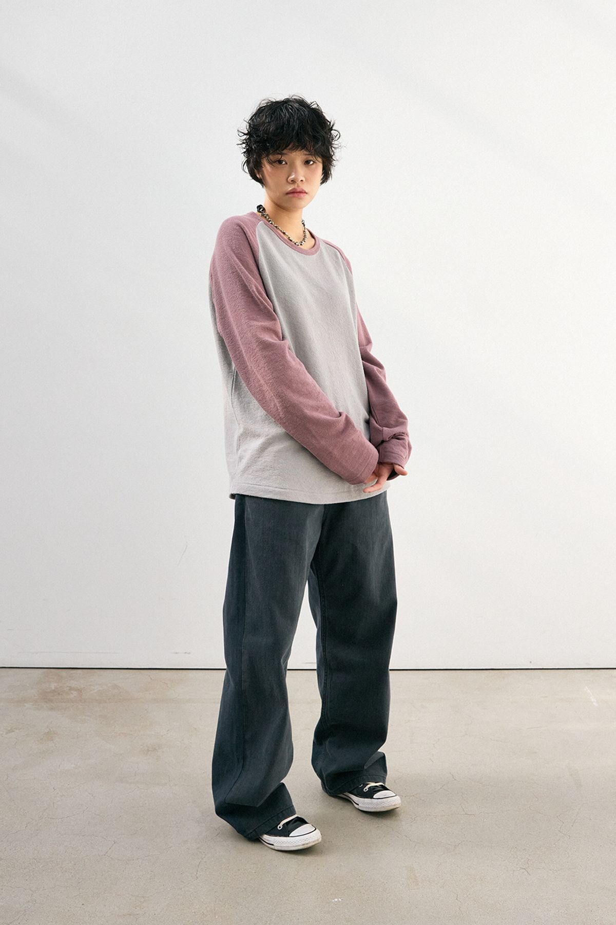 해칭룸(HATCHINGROOM) Raglan Tee Dark Pink/Grey