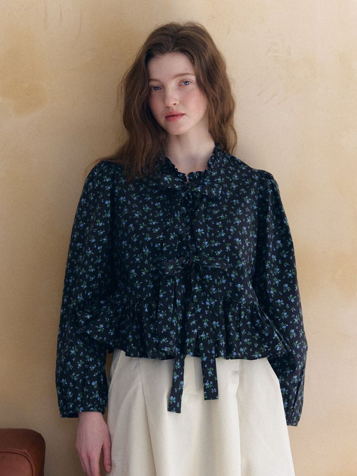 패브릭서울(FABRICSEOUL) neck frill flower ribbon blouse_navy
