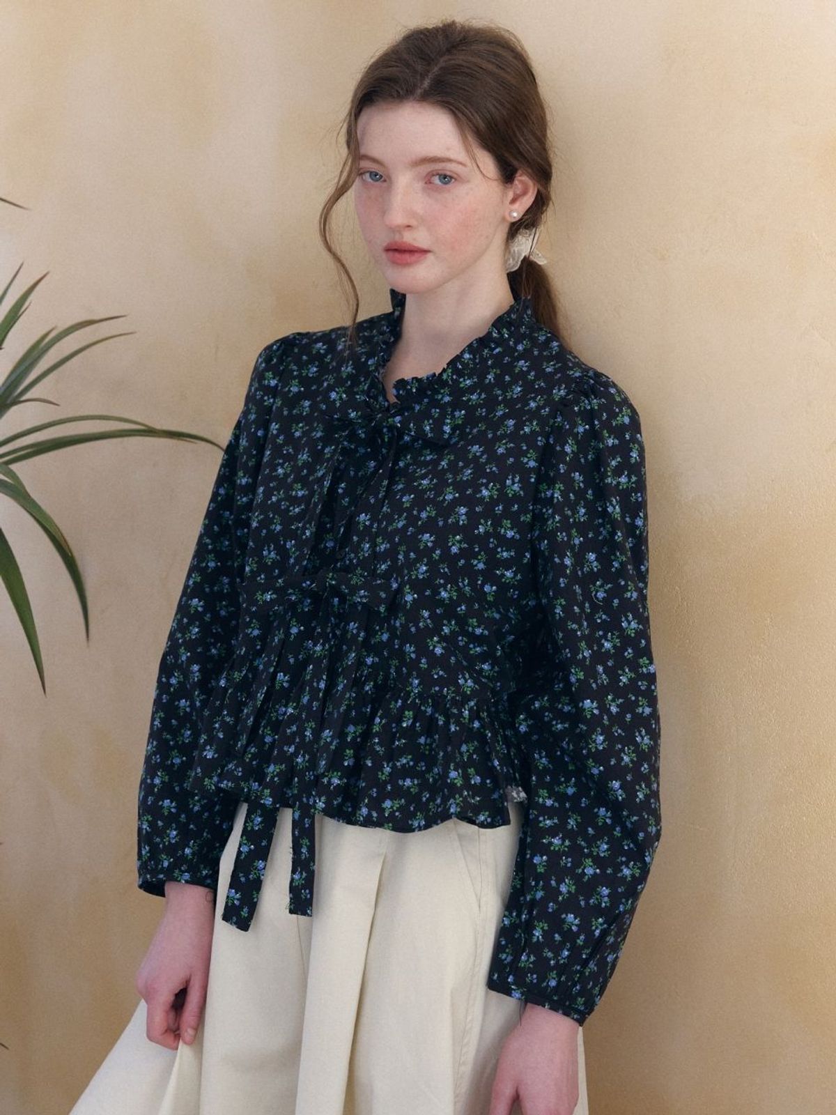 패브릭서울(FABRICSEOUL) neck frill flower ribbon blouse_navy