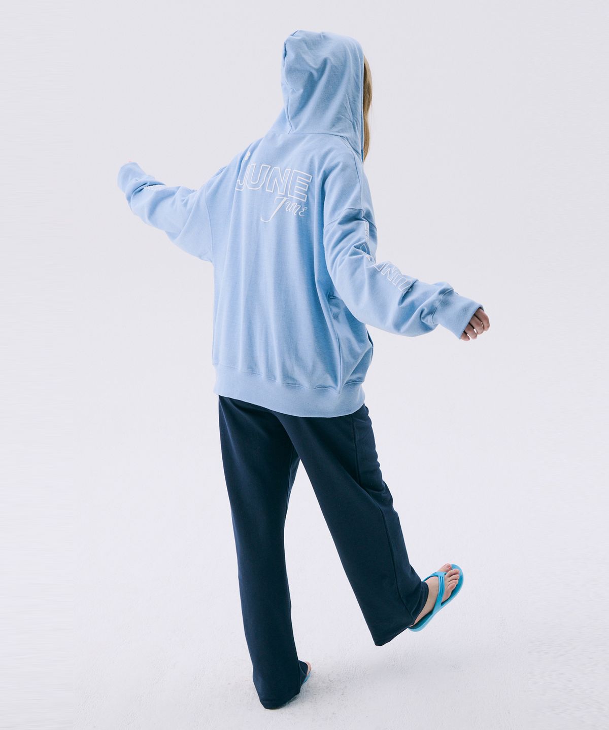 준준스페이스(JUNEJUNE SPACE) VOL11.Boxy Hood Zip-up_Skyblu(VOL11.박시후드 집업_스카이블루)