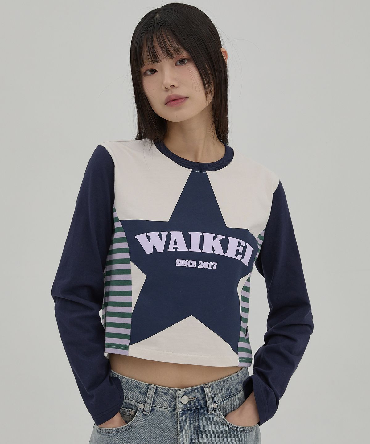 와이케이(WAIKEI) (우먼) 스타 위드 스트라이프 티셔츠 네이비