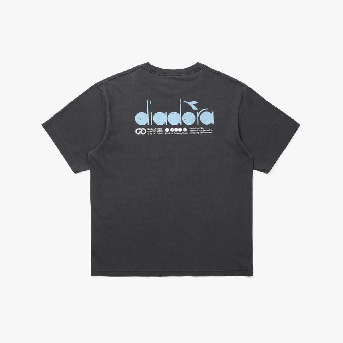디아도라(diadora) 가먼트다잉 그래픽 반팔 티셔츠 GREY