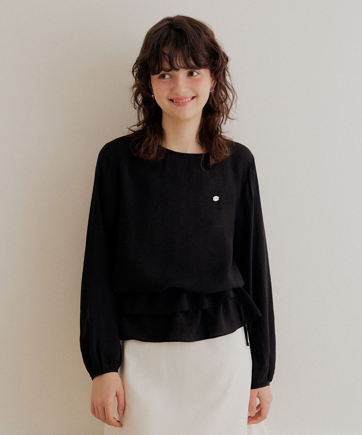 어다울(ADAUL) Drawstring flare blouse - black