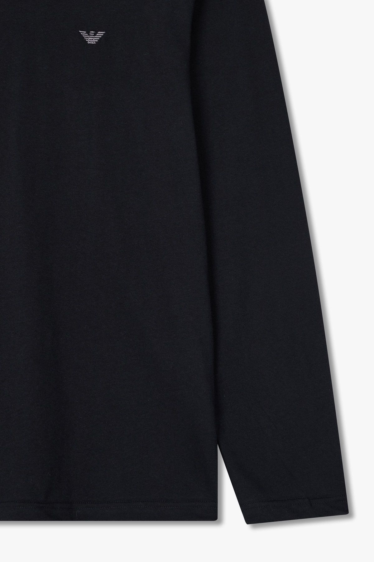 엠포리오 아르마니 언더웨어(EMPORIO ARMANI UNDERWEAR) 남성 자수 로고 롱 슬리브 티셔츠_블랙 0815136003