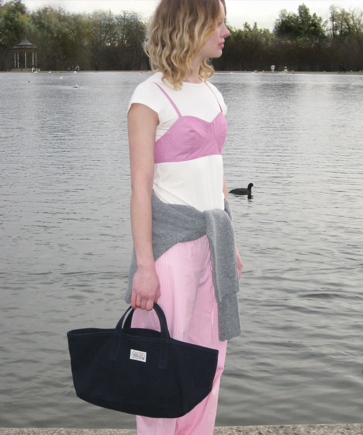 시눈(SINOON) Rose Label Point Tote Bag (Navy)