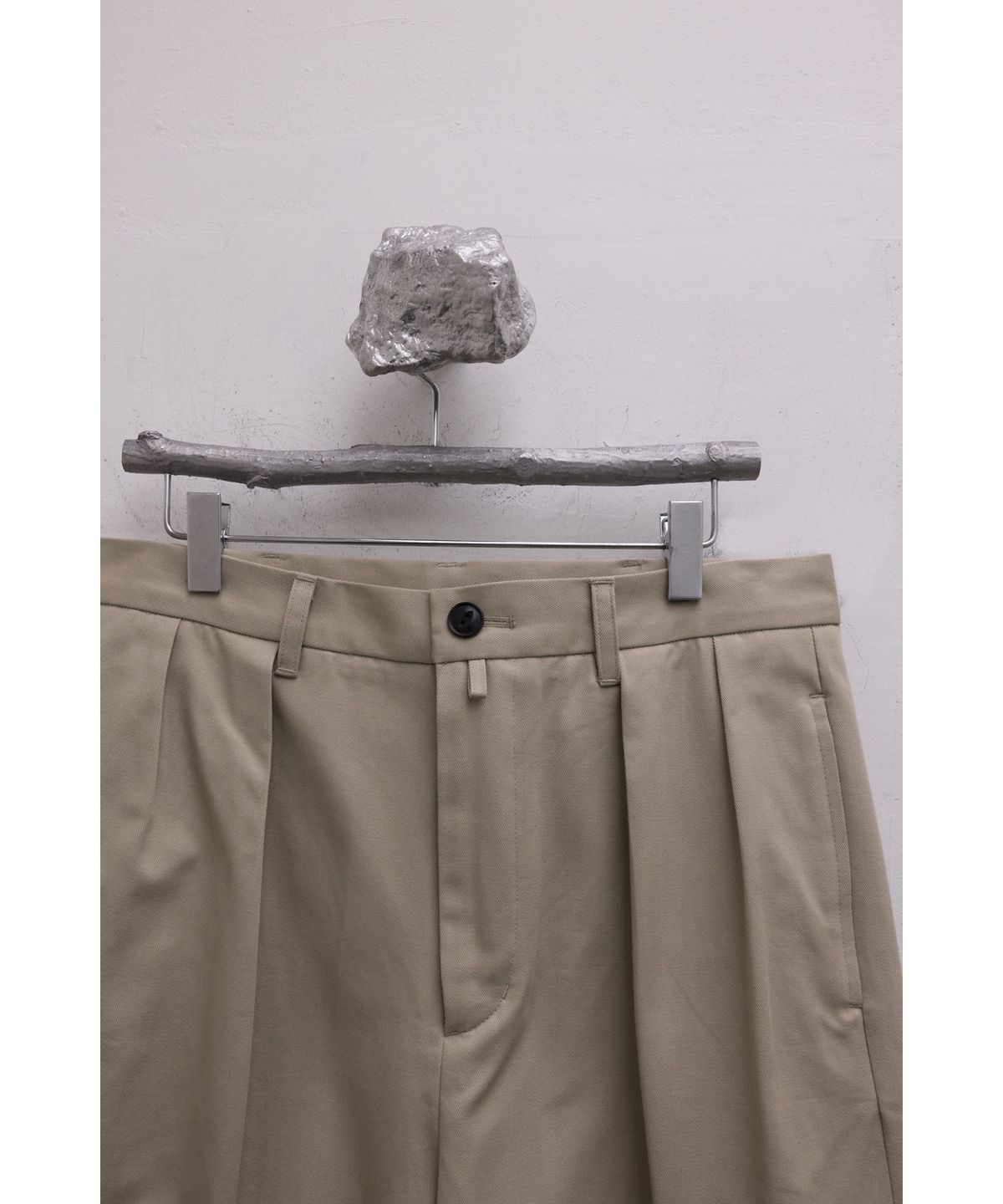 유스(YOUTH) 2-pleated Chino Pants - Beige