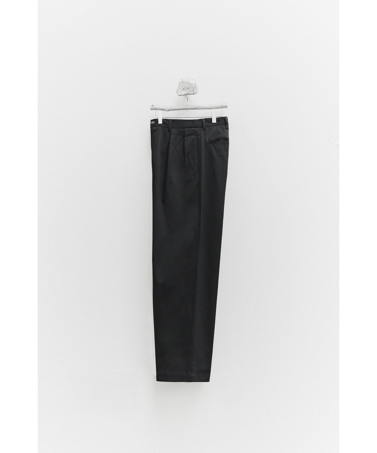 유스(YOUTH) 2-pleated Chino Pants - Black