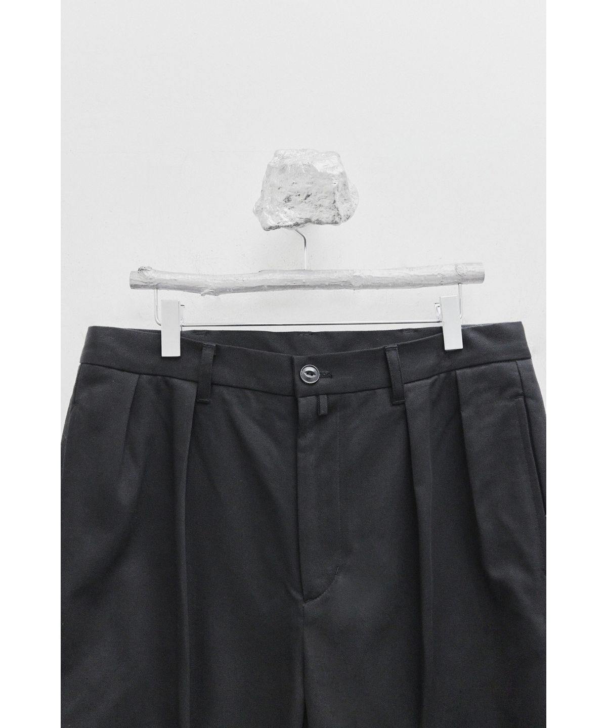 유스(YOUTH) 2-pleated Chino Pants - Black