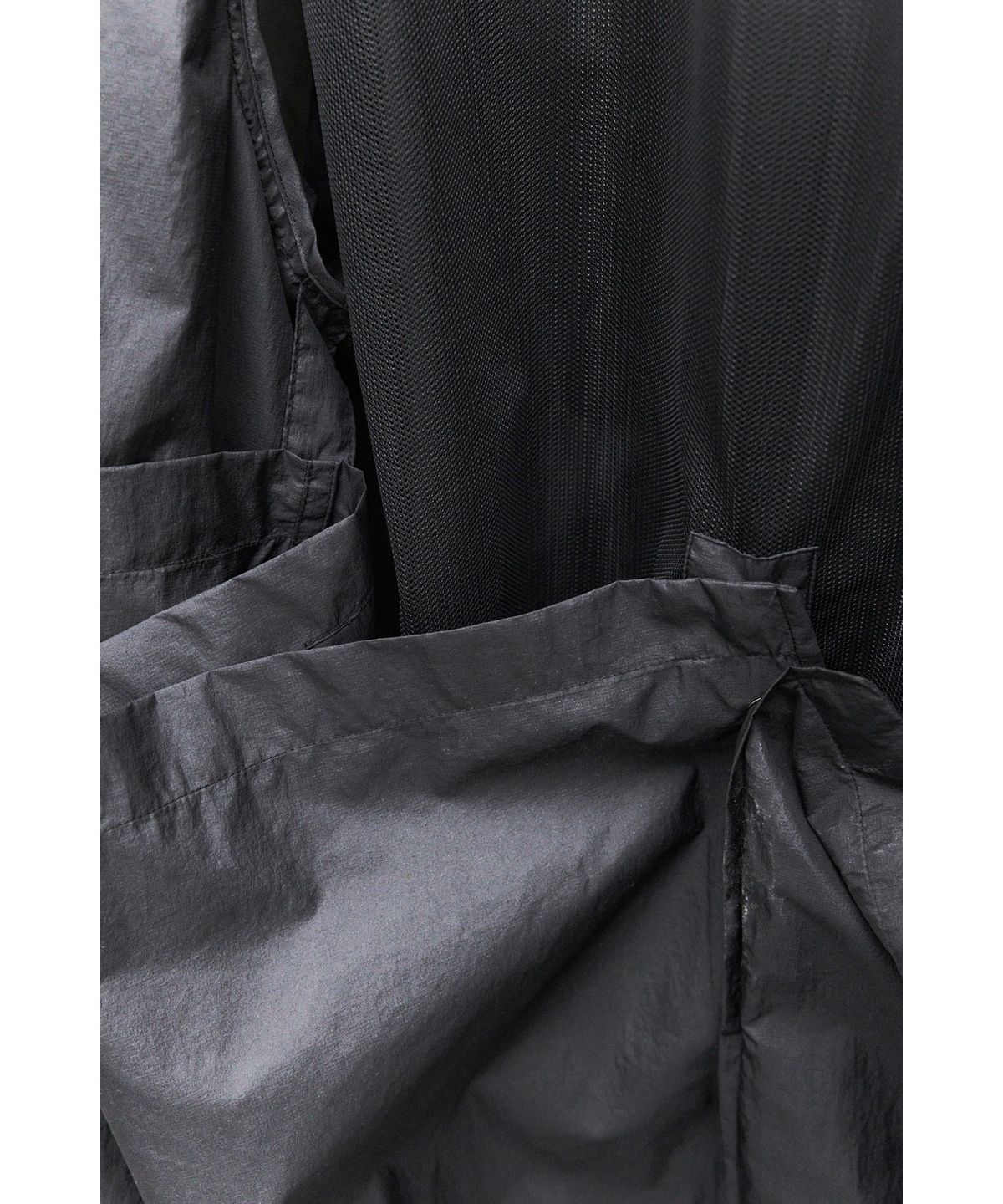 유스(YOUTH) Convertible Windbreaker Coat - Black