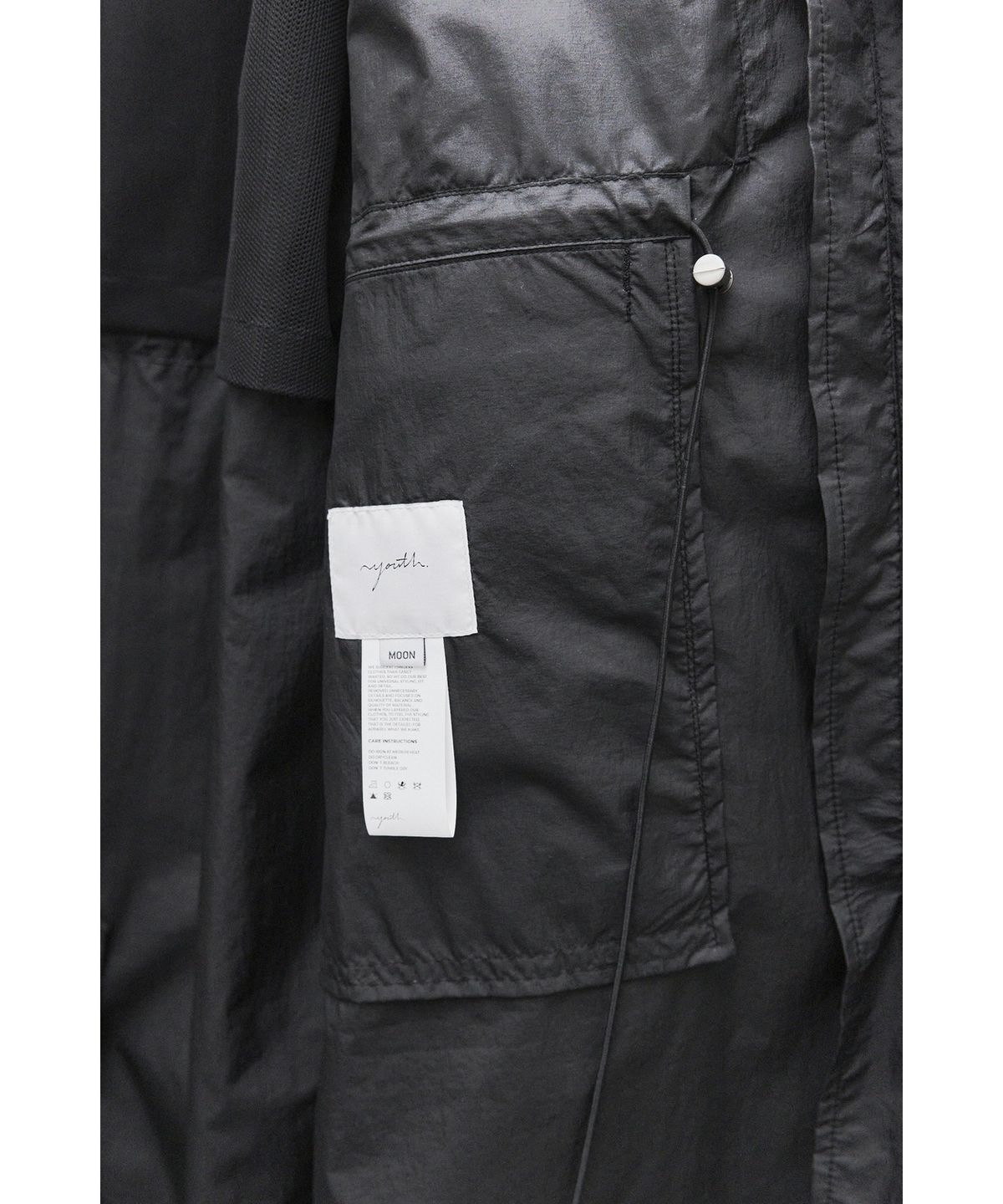 유스(YOUTH) Convertible Windbreaker Coat - Black