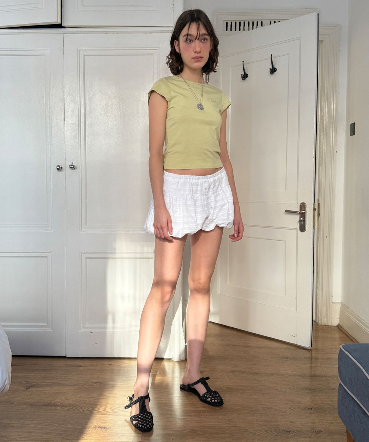 시눈(SINOON) [비비지 엄지 착용] Balloon Shorts (White)