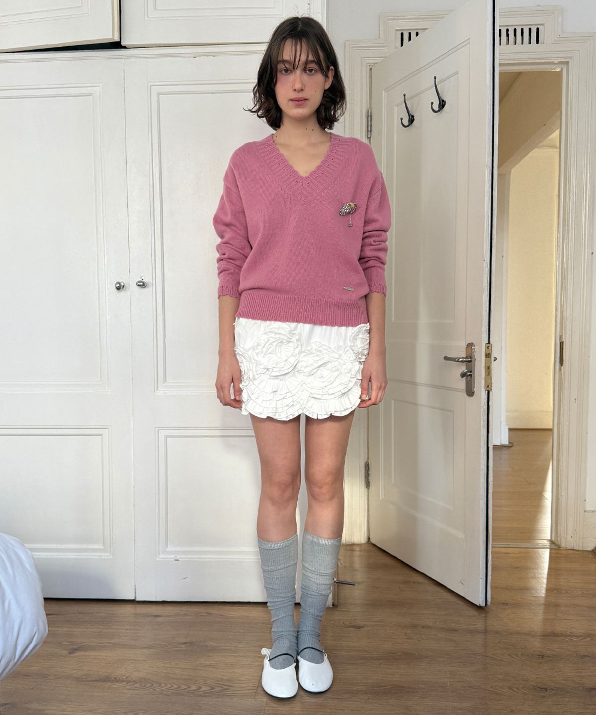 시눈(SINOON) Rose Frill Mini Skirt (White)