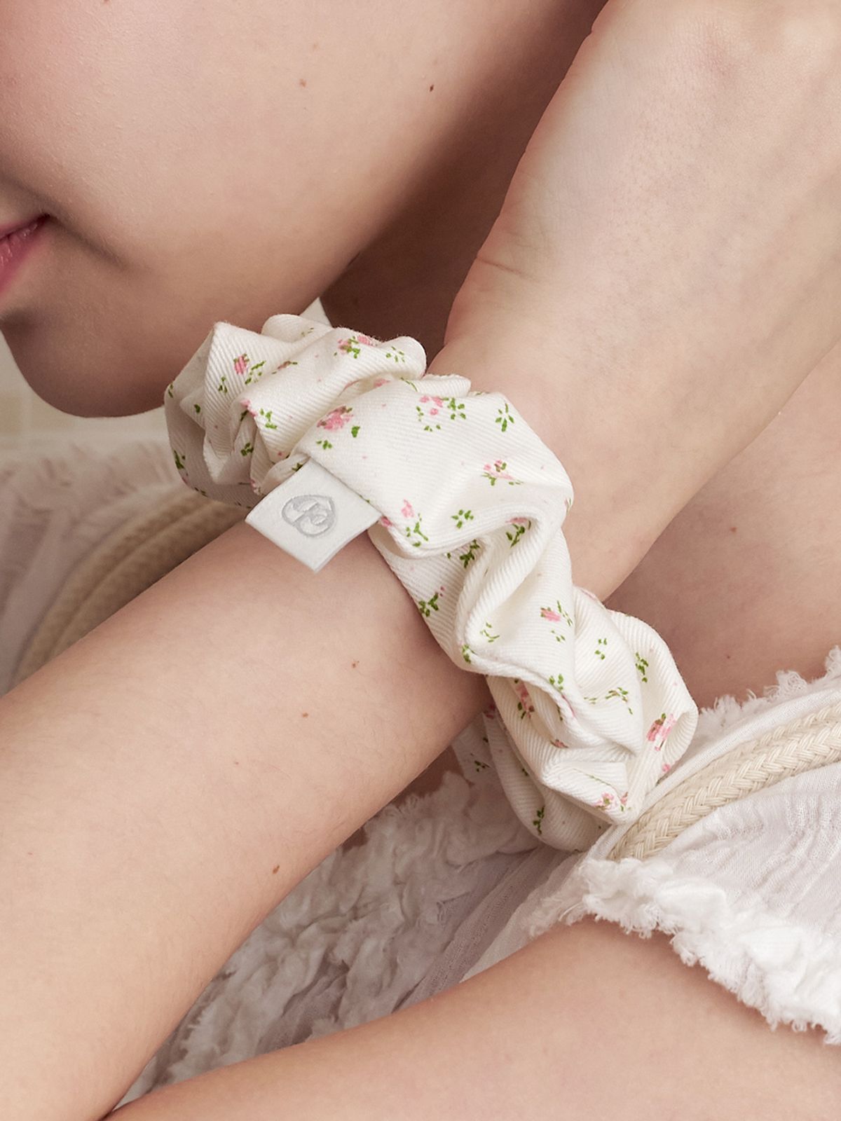 앵브록스(ENGBROX) bubbly floral scrunchie_3 colors