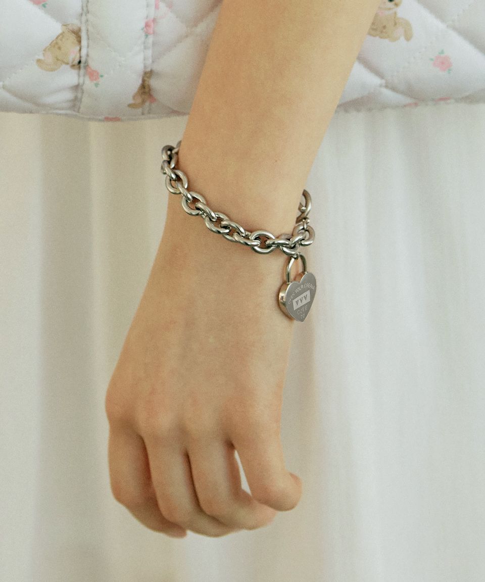 MUSINSA | VVV [SET] Signature Logo Heart Chain Toggle