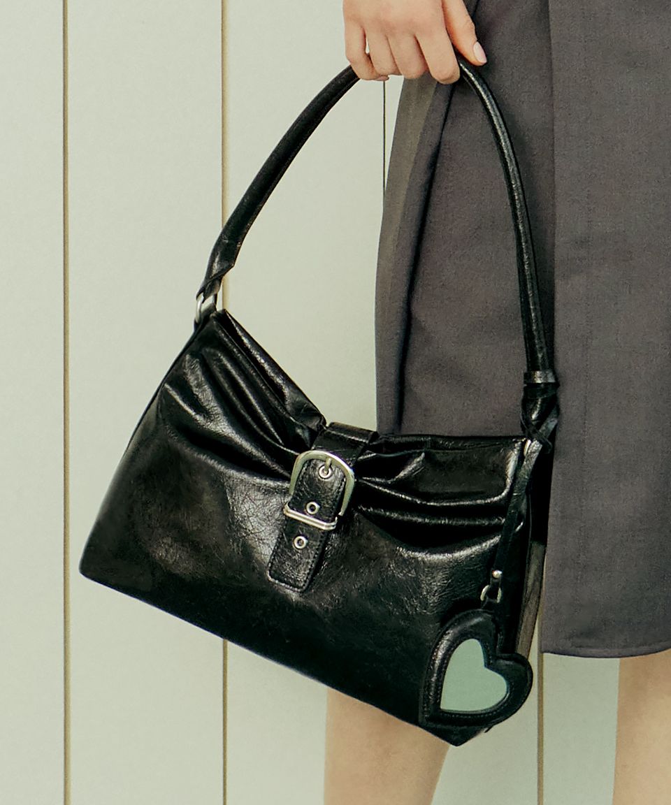 【VVV】韓国人気★ Ribbon Hobo Buckle Shoulder Bag MUSINSA | VVV Ribbon Hobo Buckle Shoulder Bag _ Black