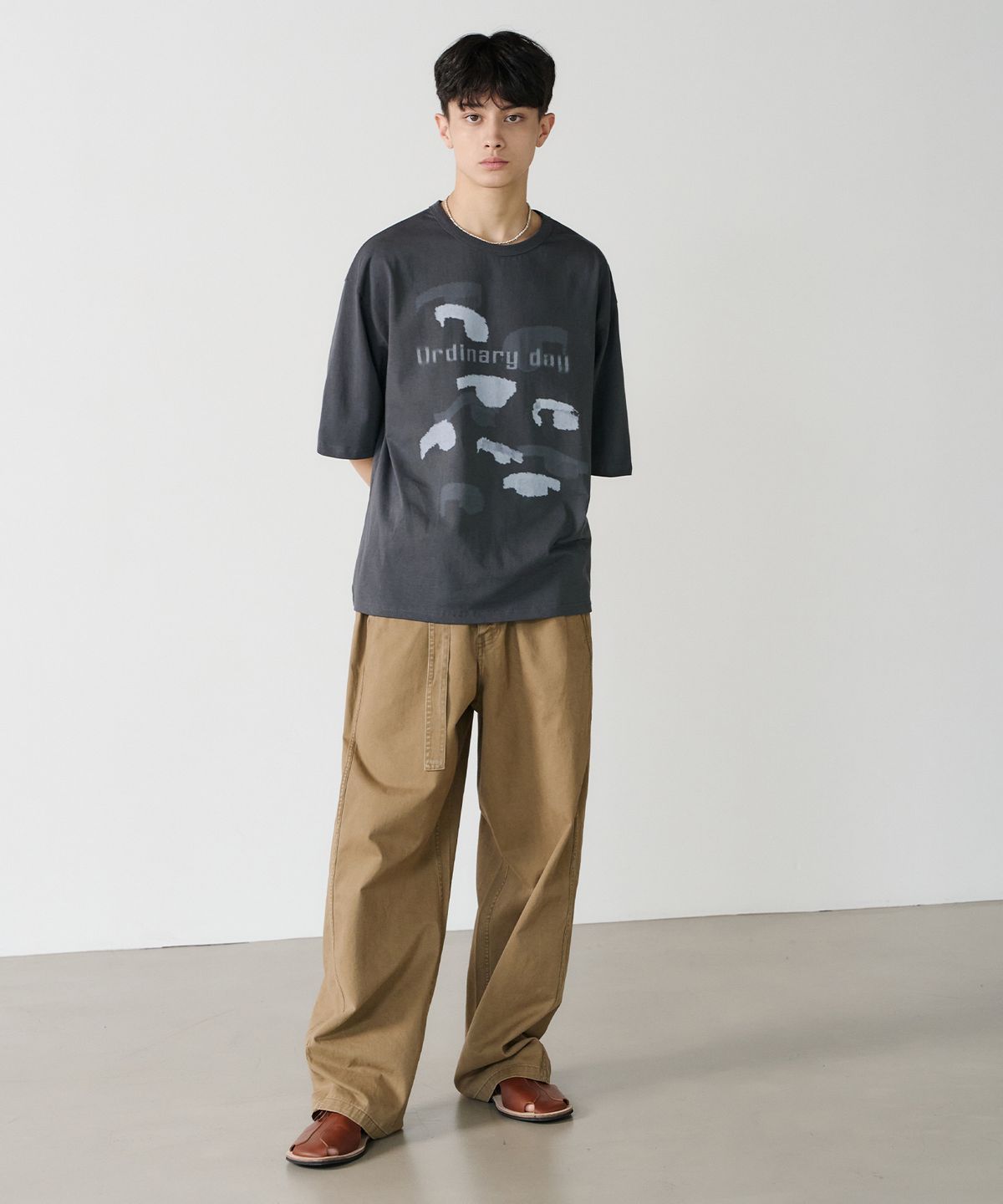 노운(NOUN) ordinary eyes T-shirts (charcoal)