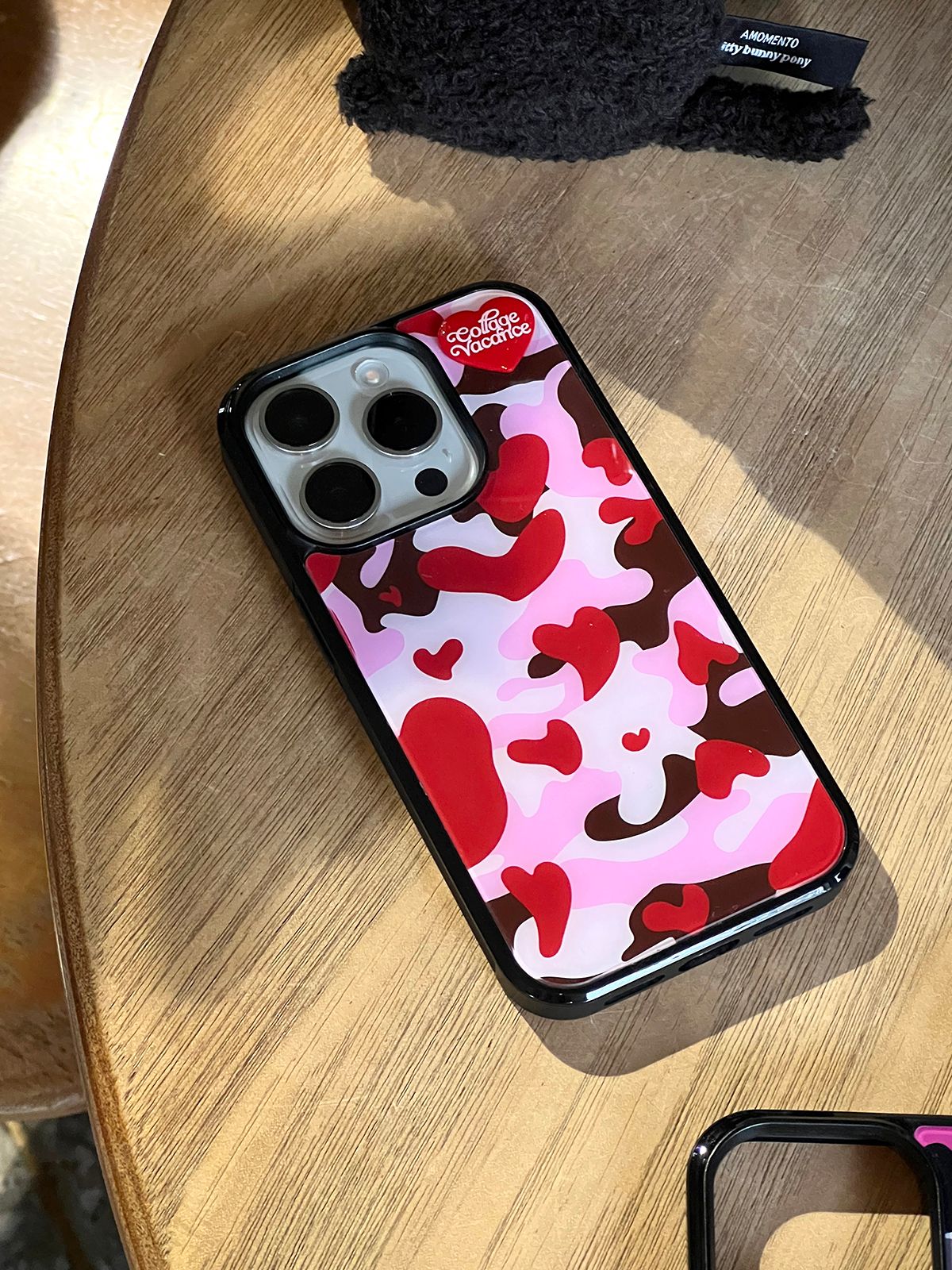 꼴라주바캉스(COLLAGEVACANCE) Camo Love Pendant Glass Bumper Case - Red (폰케이스)