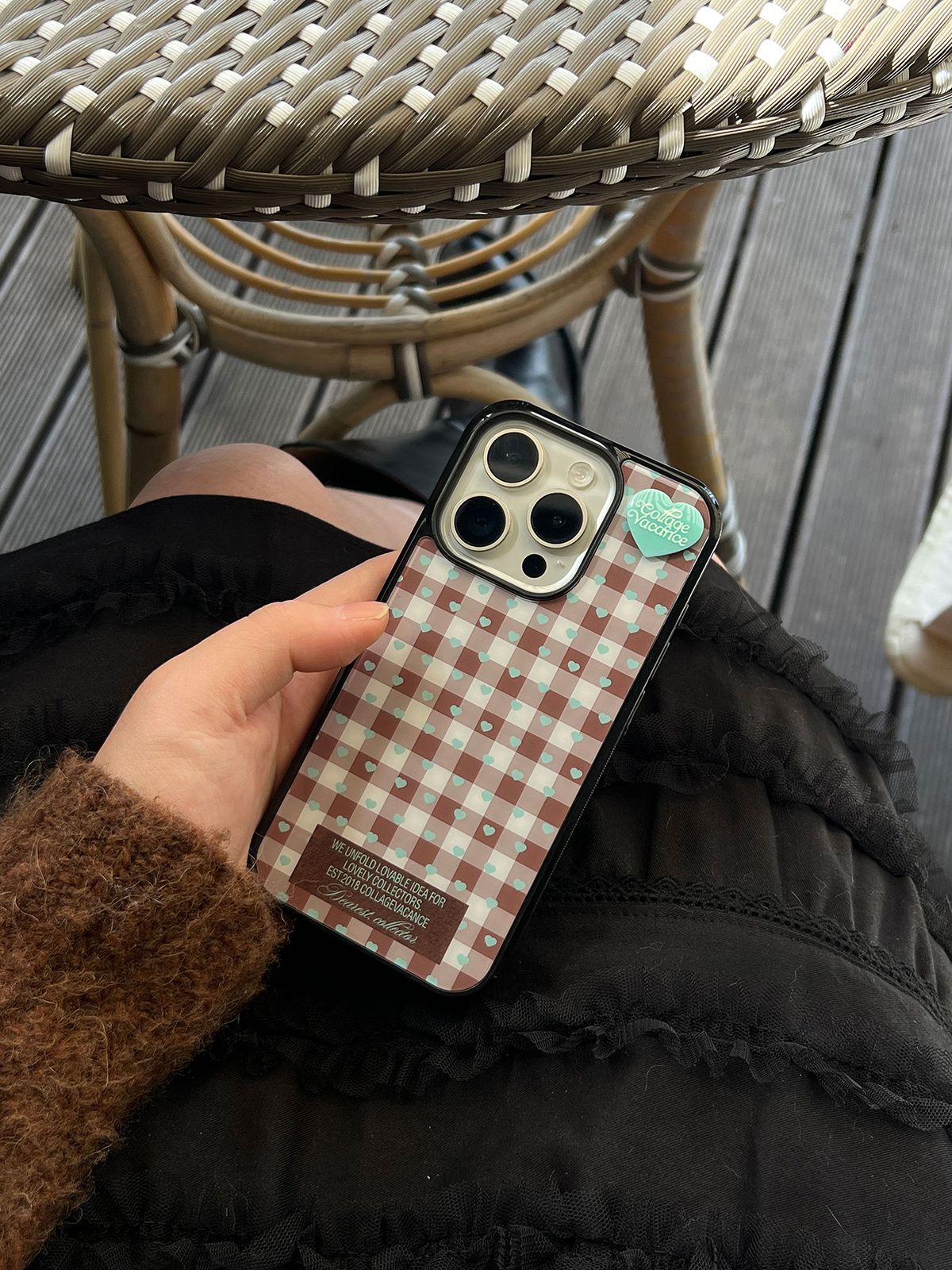 꼴라주바캉스(COLLAGEVACANCE) Heart Logo Pendant Glass Bumper Mint Case -Brown (폰케이스)