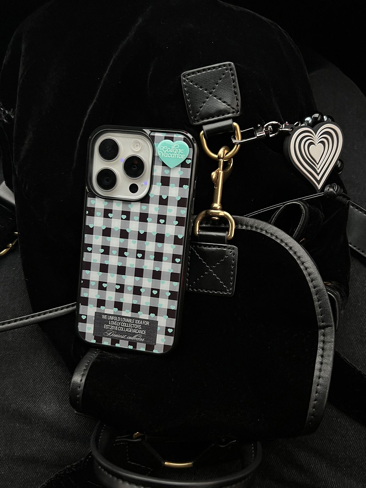 꼴라주바캉스(COLLAGEVACANCE) Heart Logo Pendant Glass Bumper Mint Case -Black (폰케이스)