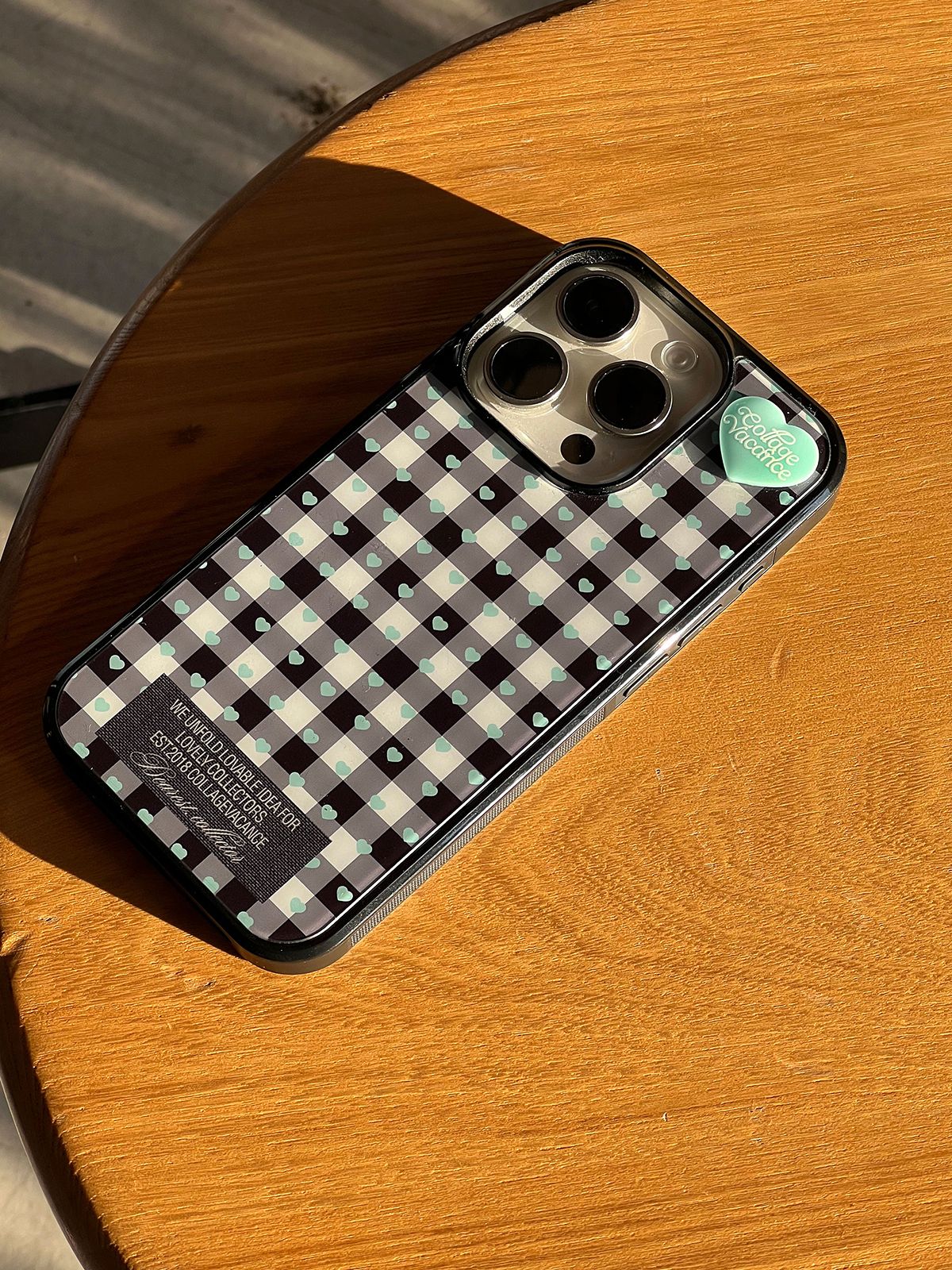 꼴라주바캉스(COLLAGEVACANCE) Heart Logo Pendant Glass Bumper Mint Case -Black (폰케이스)