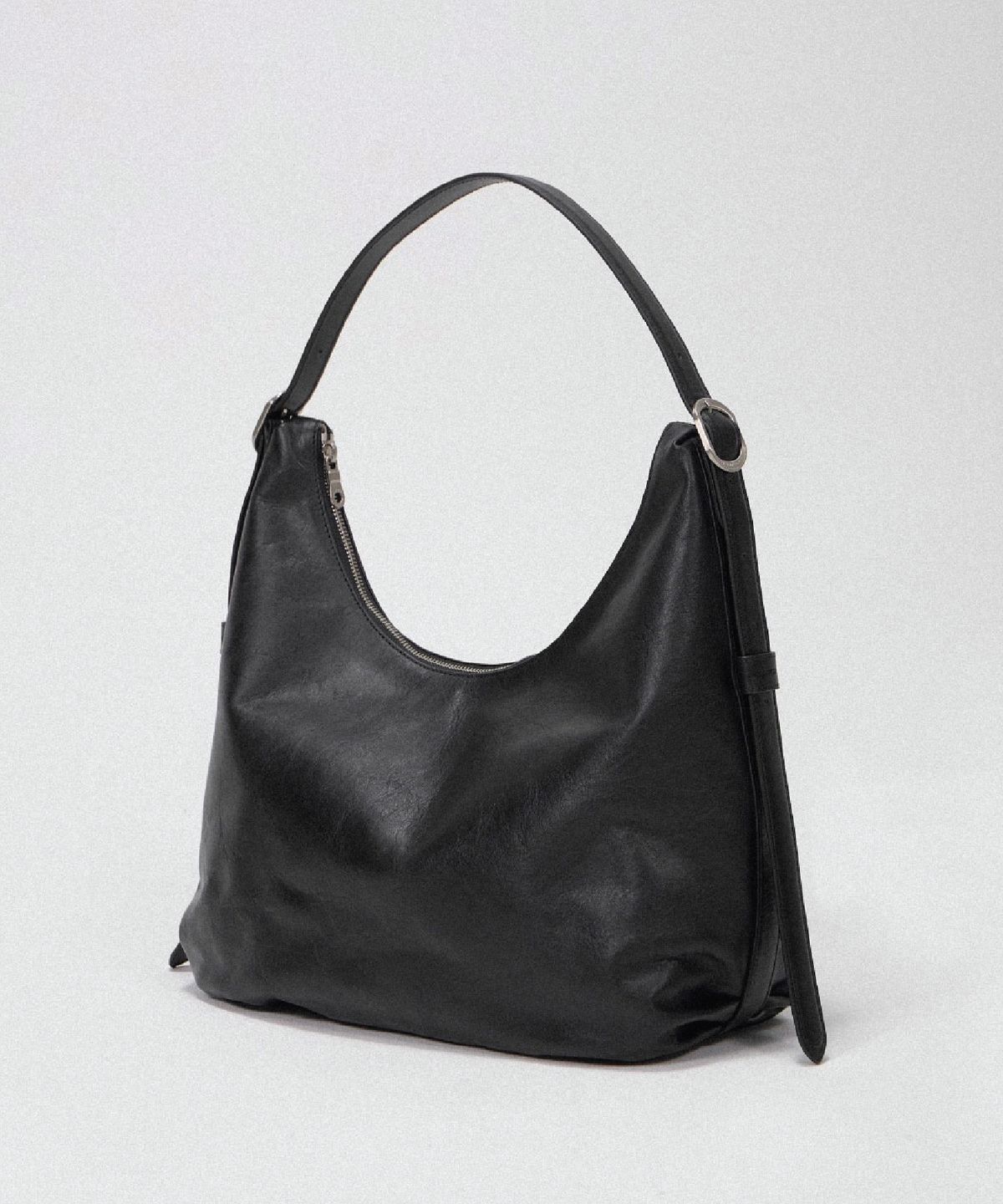 네로우가피(NAROWGAPI) Kisses Hobo Bag / black