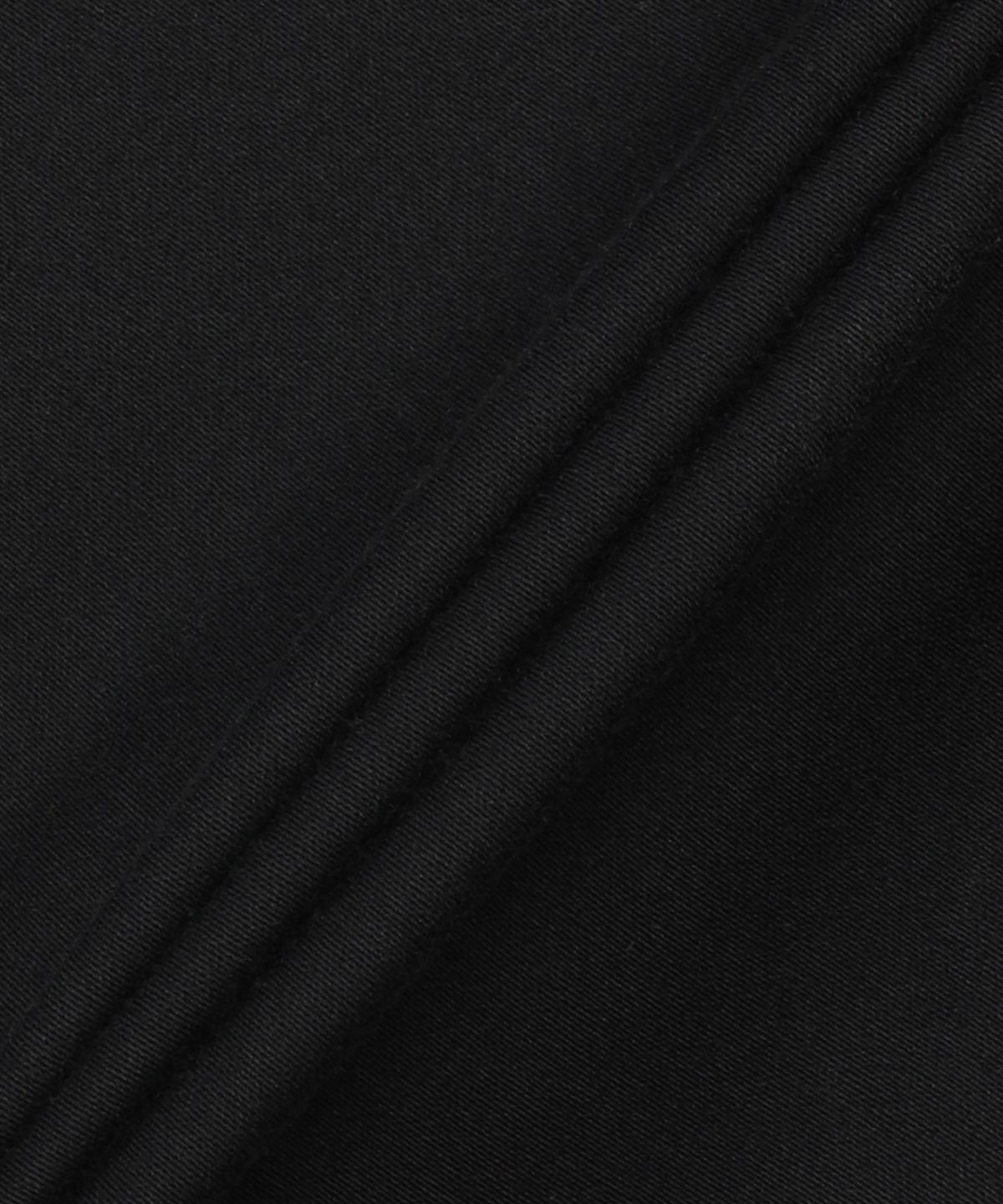씨피 컴퍼니(CP Company) 새틴 스트레치 렌즈 카고 쇼츠 팬츠 - 블랙 / 18CMBE116A005694G999