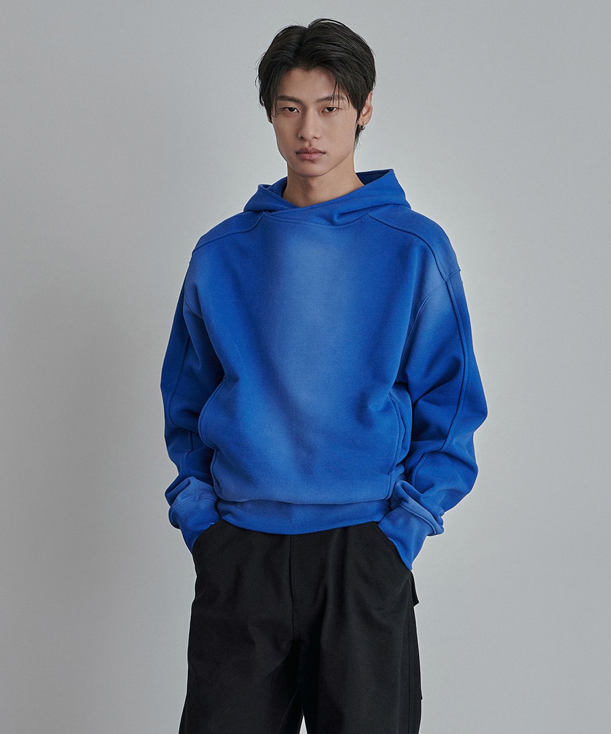 이예(YIYAE) Variation Spray Washed Crop Hoodie Blue