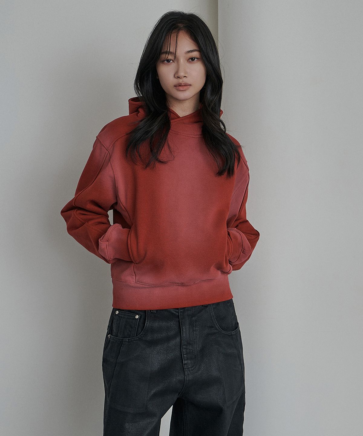 이예(YIYAE) Variation Spray Washed Crop Hoodie Wine