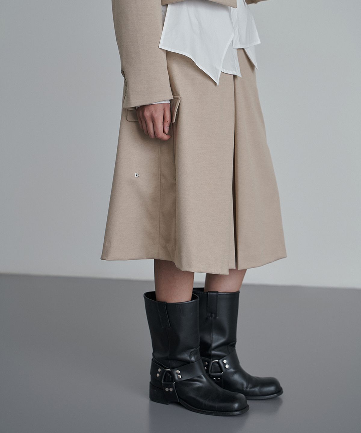 이예(YIYAE) Ciel Ligne Pocket Pleat Skirt Beige
