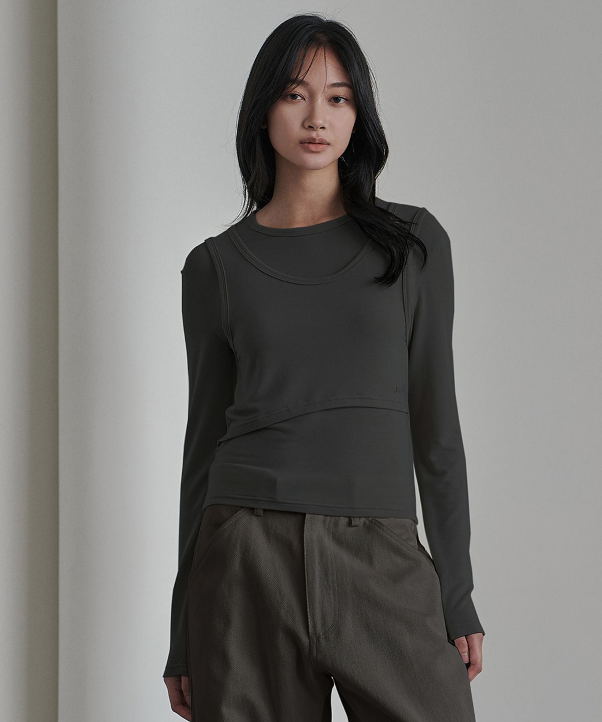 이예(YIYAE) Ensemble Overlay Curve Layered Sleeve Charcoal