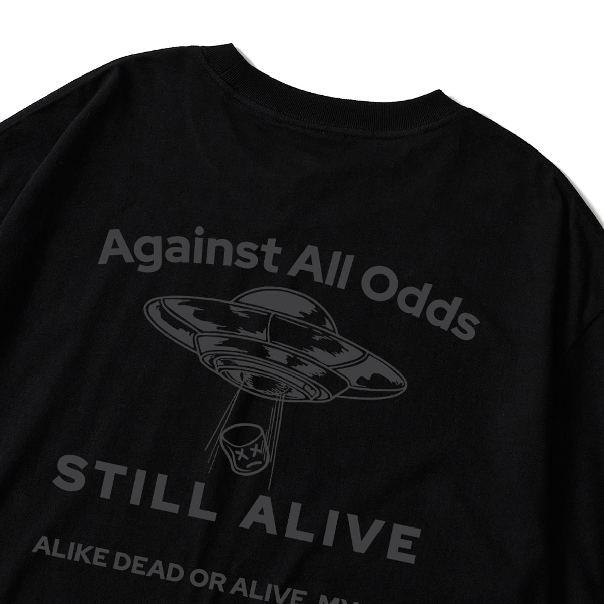 스플래시코드(SPLASHCODE) 반팔 티셔츠 블랙 - 준캠핑 스틸 얼라이브 유에프오(Still Alive UFO)