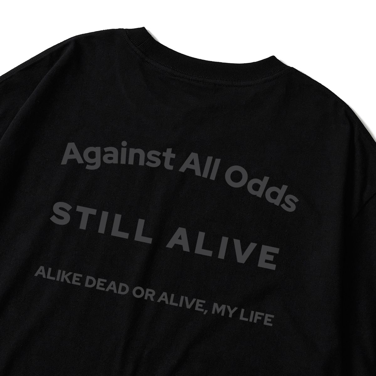 스플래시코드(SPLASHCODE) 반팔 티셔츠 블랙 - 준캠핑 스틸 얼라이브(Still Alive)