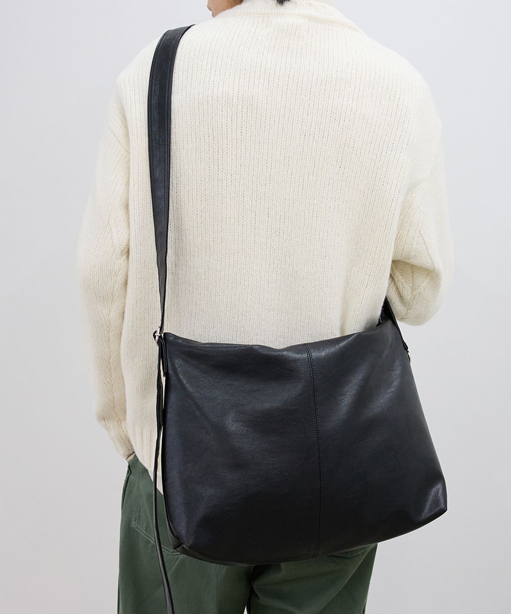 MUSINSA公式 | MADGOAT Hobo Leather Cross Shoulder Bag_Black