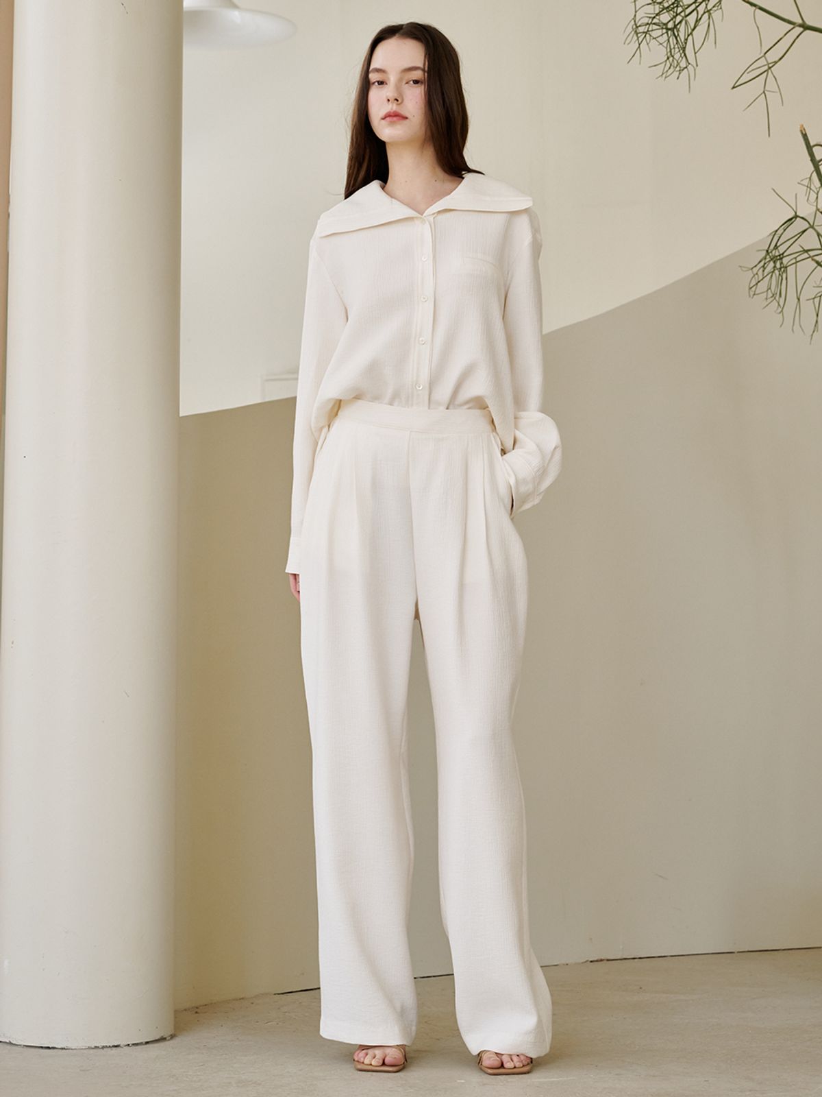 누브(NOUVE) 링클 와이드 밴딩 팬츠 - 아이보리 / Wrinkle Wide Banding Pants - Ivory