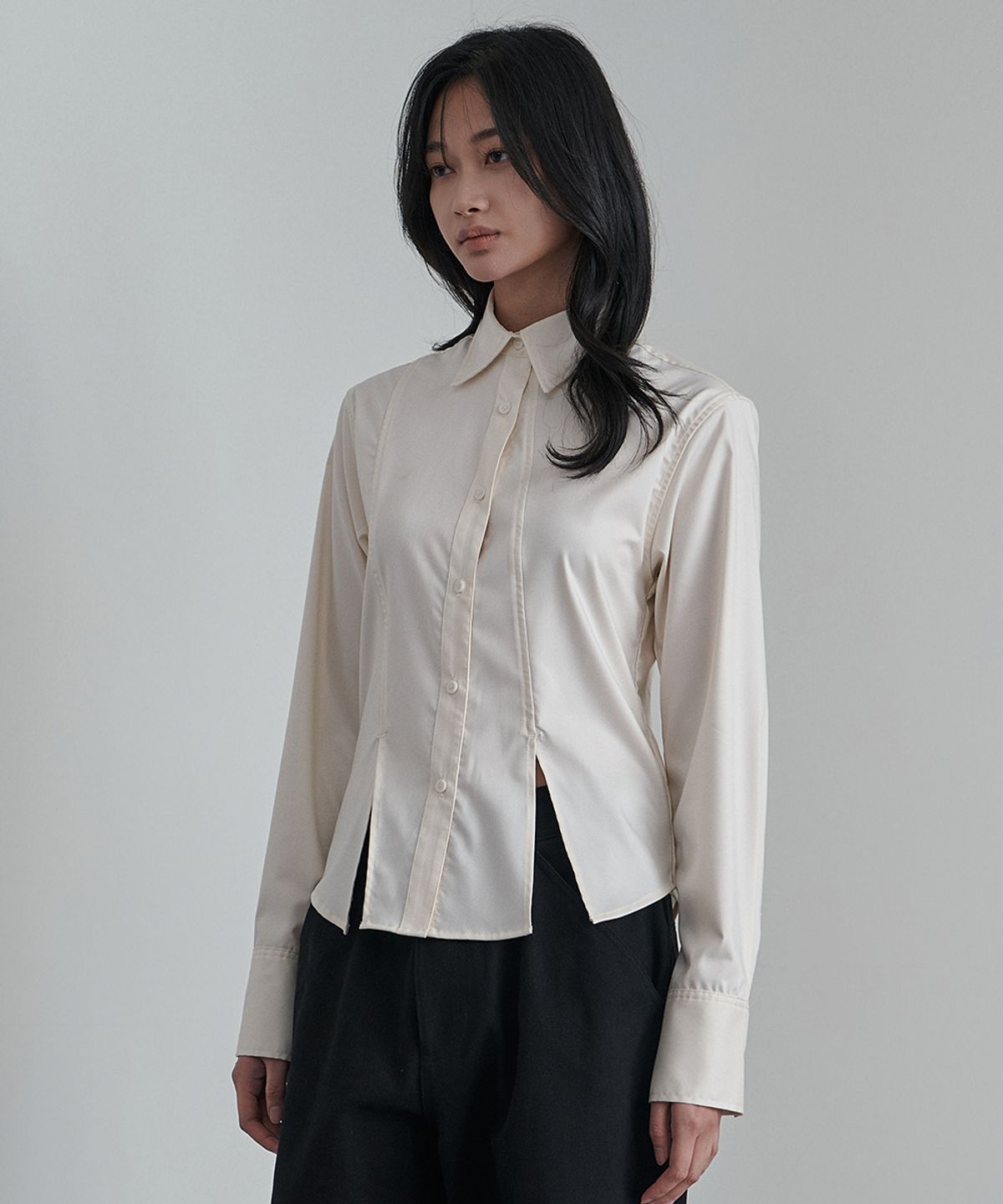 이예(YIYAE) Sienne Slitline Slim Shirt Ivory