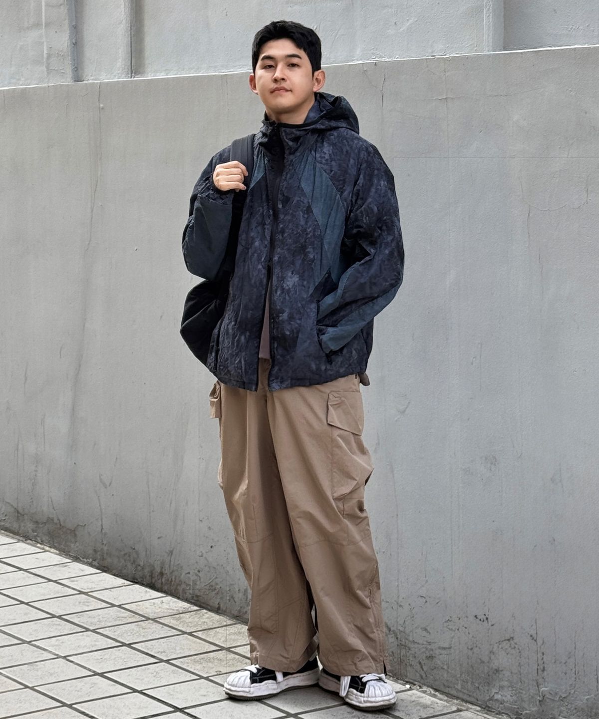칼라파타르(KALAPATTHAR) Wide Balloon Ankle Zip Belted Cargo Pants - BEIGE