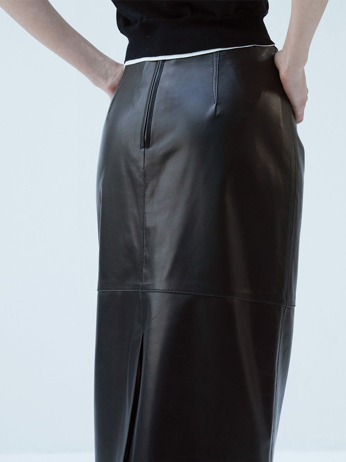 베르데마르(VERDEMAR) European Lambskin Straight midi Skirt