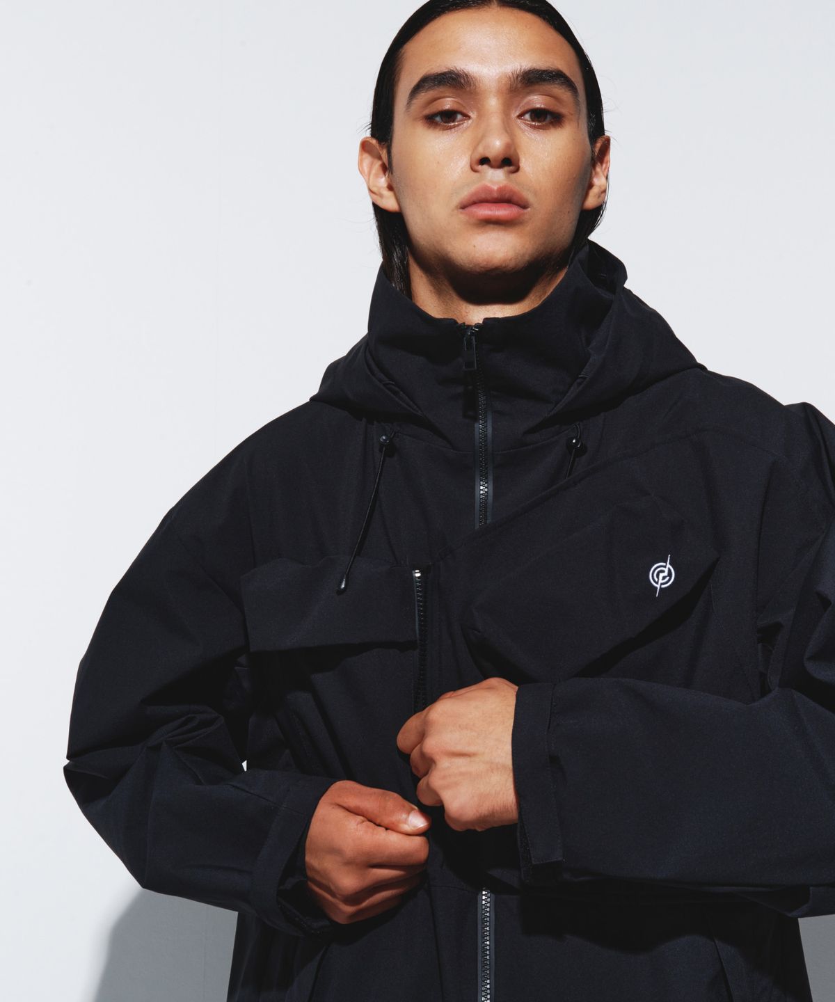 칼라파타르(KALAPATTHAR) 3Layer Offset Zip Pocket Hooded Jacket - BLACK
