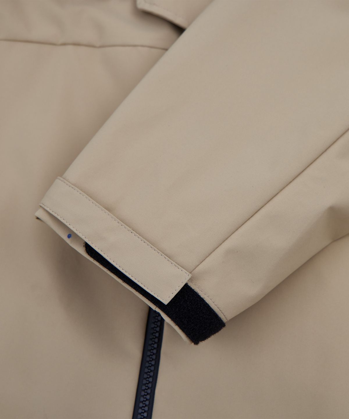 칼라파타르(KALAPATTHAR) 3Layer Offset Zip Pocket Hooded Jacket - BEIGE
