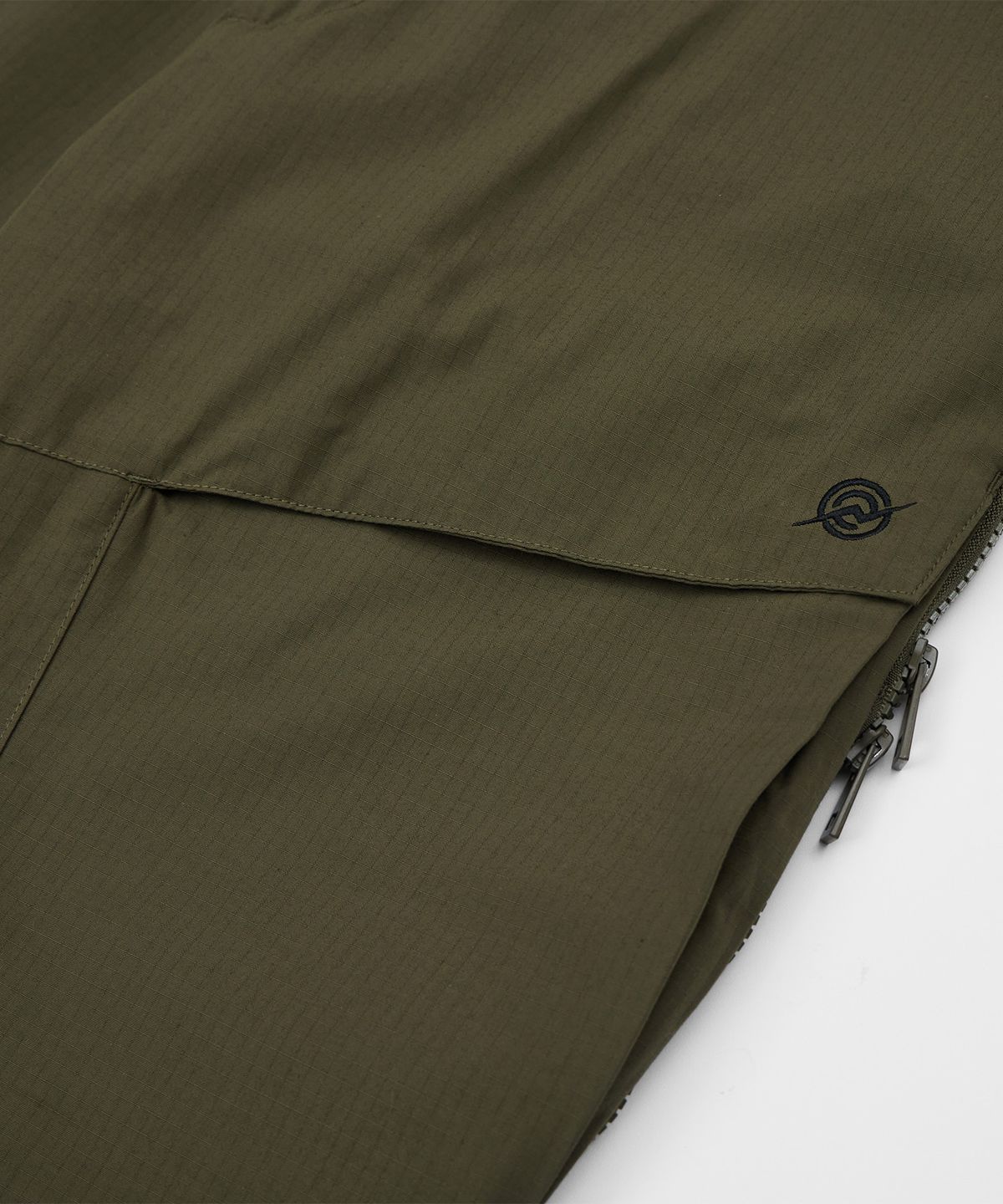 칼라파타르(KALAPATTHAR) CN Wide Ankle Zipped Cargo Pants - KHAKI