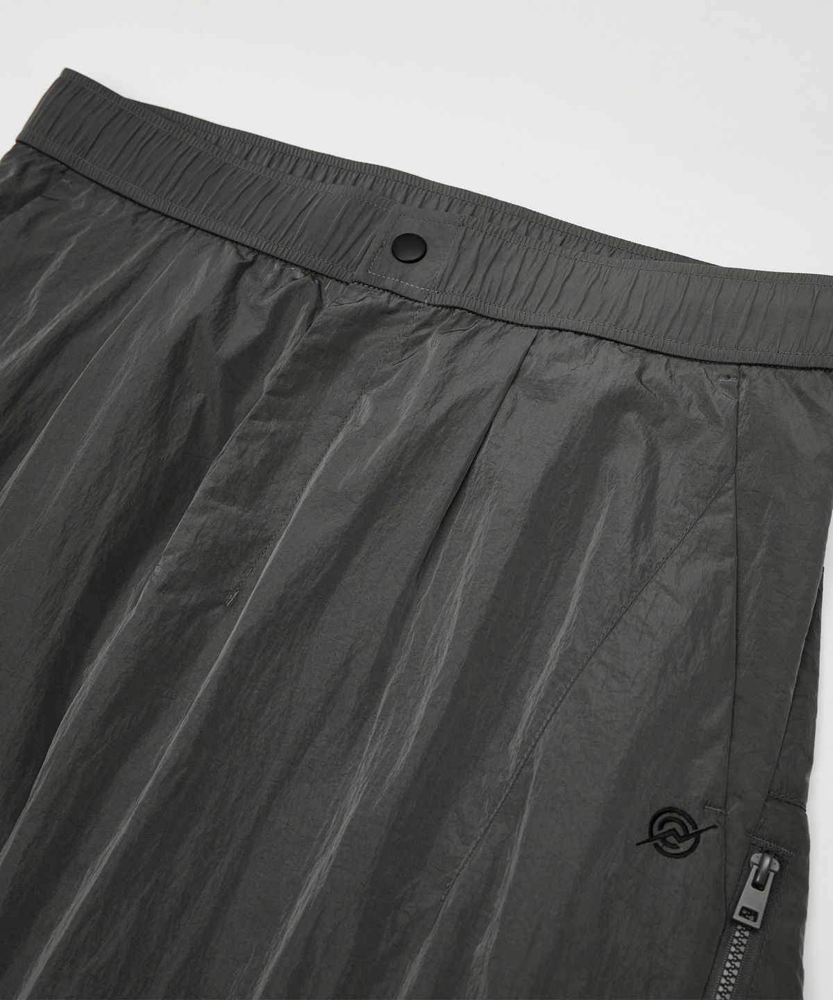 칼라파타르(KALAPATTHAR) Light Weight Holographic String Cargo Pants - GRAY